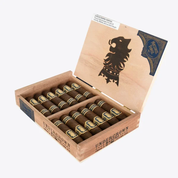 Liga Undercrown Maduro Flying Pig Box Open