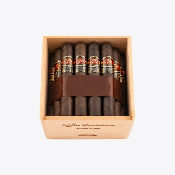 La Flor Dominicana Ligero Cabinet Oscuro L-500 Box Open
