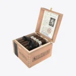 Liga Privada No. 9 Robusto Box Open