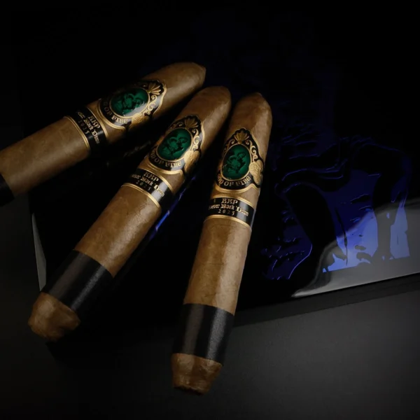 God of Fire KKP Never Back Down Diadema 56 6 1/4″ x 56 God of Fire KKP Never Back Down Diadema 56 cigar, 6 1/4 x 56