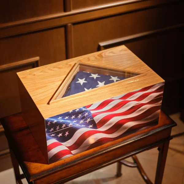 gurkha-volition-freedom-humidor-flag-window Gurkha Volition America Freedom Humidor with folded flag display