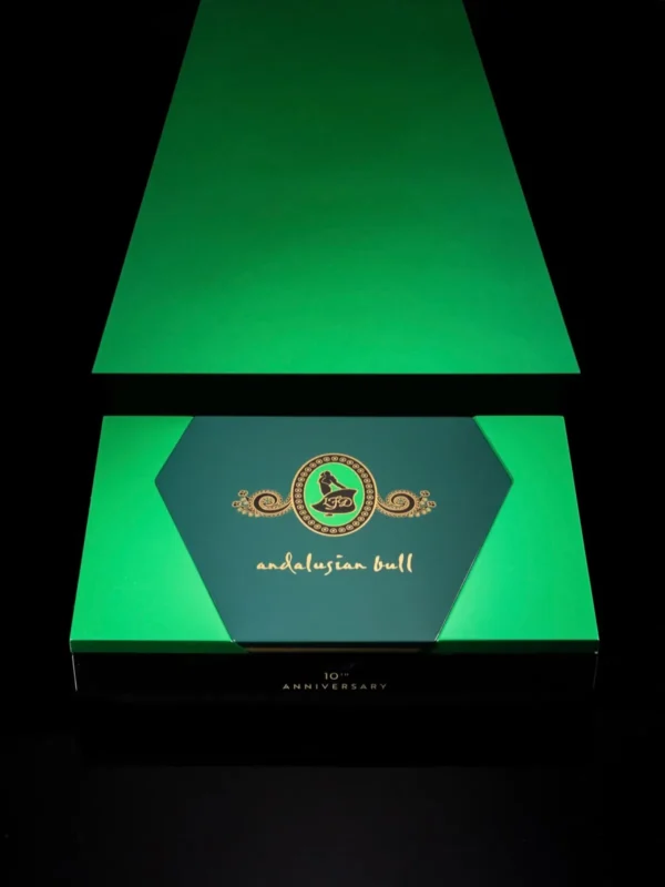La Flor Dominicana Andalusian Bull 10th Anniversary Maduro box, closed, in green and black
