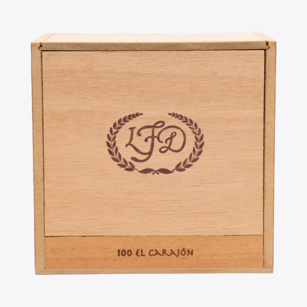 La Flor Dominicana El Carajon box, closed